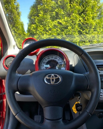 Toyota Aygo cena 14900 przebieg: 149000, rok produkcji 2010 z Jedwabne małe 121